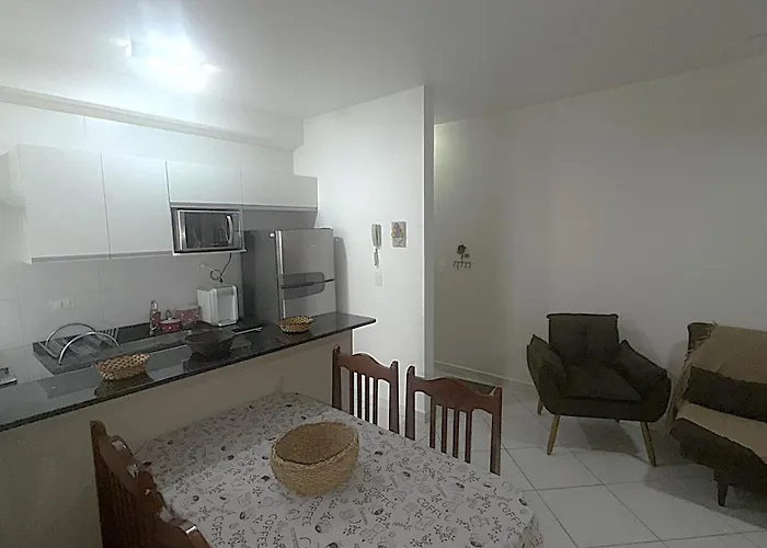 Resort no Itaguá, Piscina, Sauna e Churrasqueira